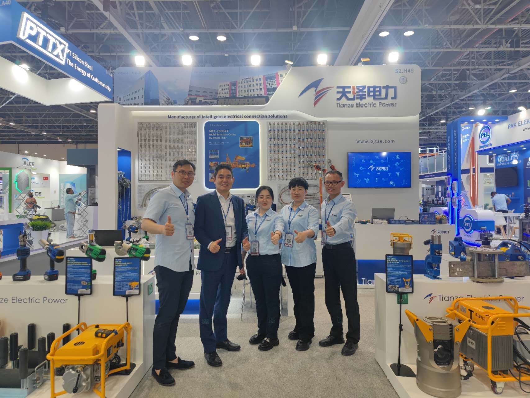 天泽电力携多套智能化解决方案亮相2025 MEE中东能源展 天泽电力携多套智能化解决方案亮相2025 MEE中东能源展